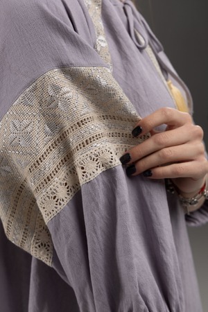 ウクライナ刺繍ヴィシヴァンカ　手刺繍　シルク糸　レディース・フリーサイズ