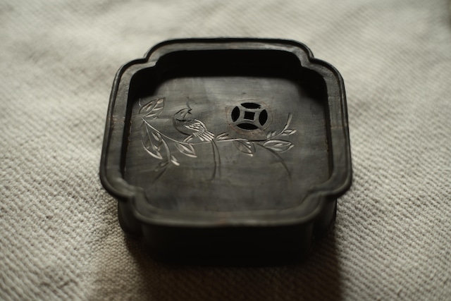 ヴィンテージ錫茶盤・鳥（浙江慈渓製）　