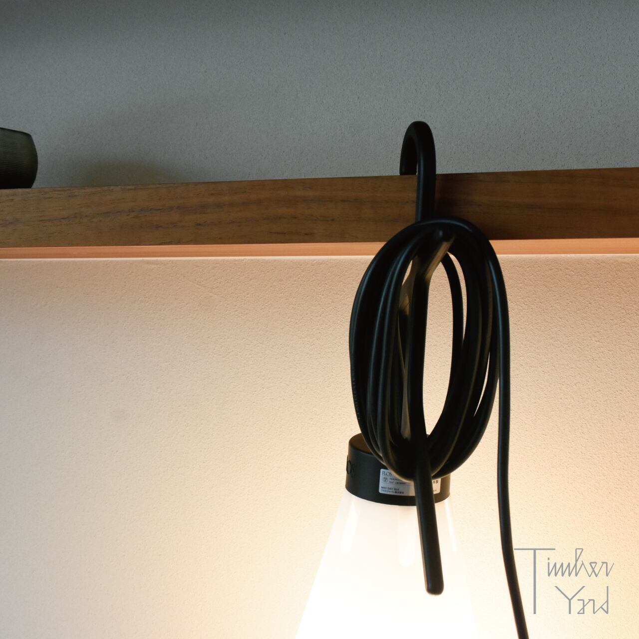 即納可】メイデイ / ブラック / MAYDAY / Black / FLOS（フロス