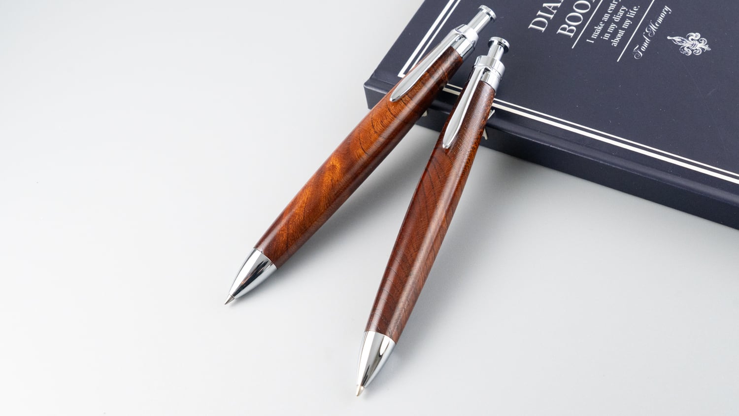 新発売】欅（けやき） 漆塗り 上杢 / 0.5mmシャープペンシル / Penman