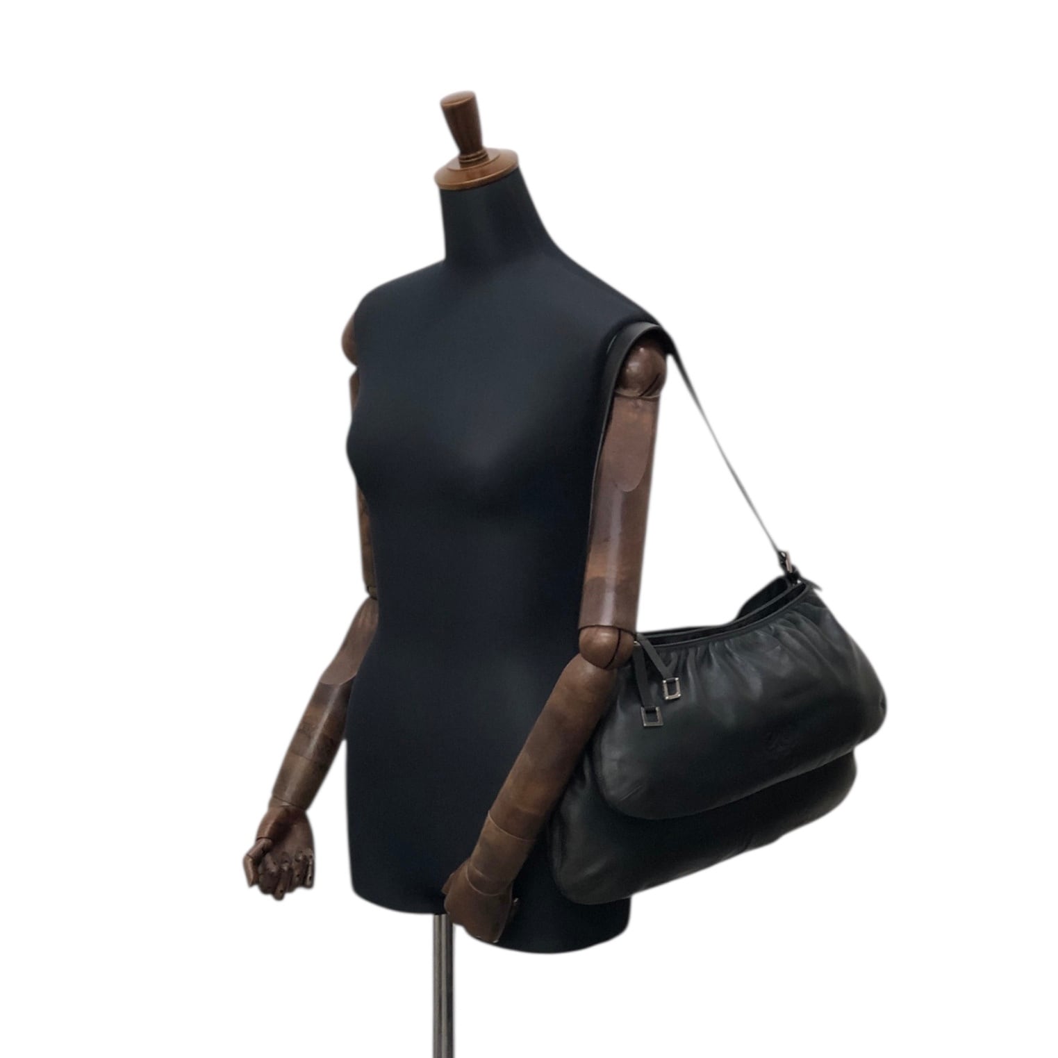 LOEWE ロエベ ショルダーバッグ ブラック アナグラム型押し ナッパ