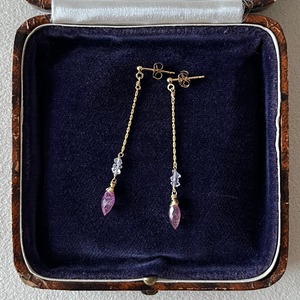 ルビーのIラインピアス