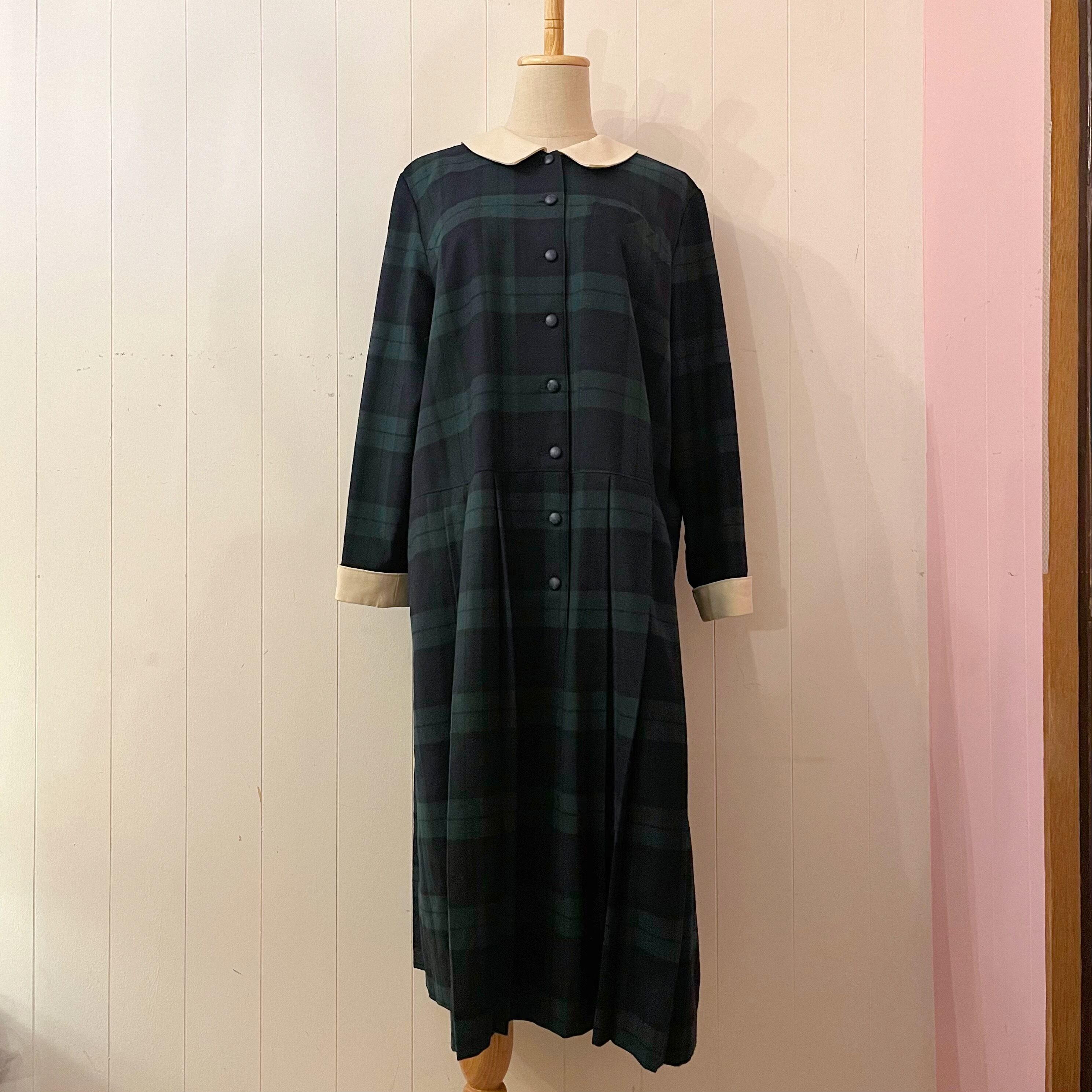 green check white collar one-piece