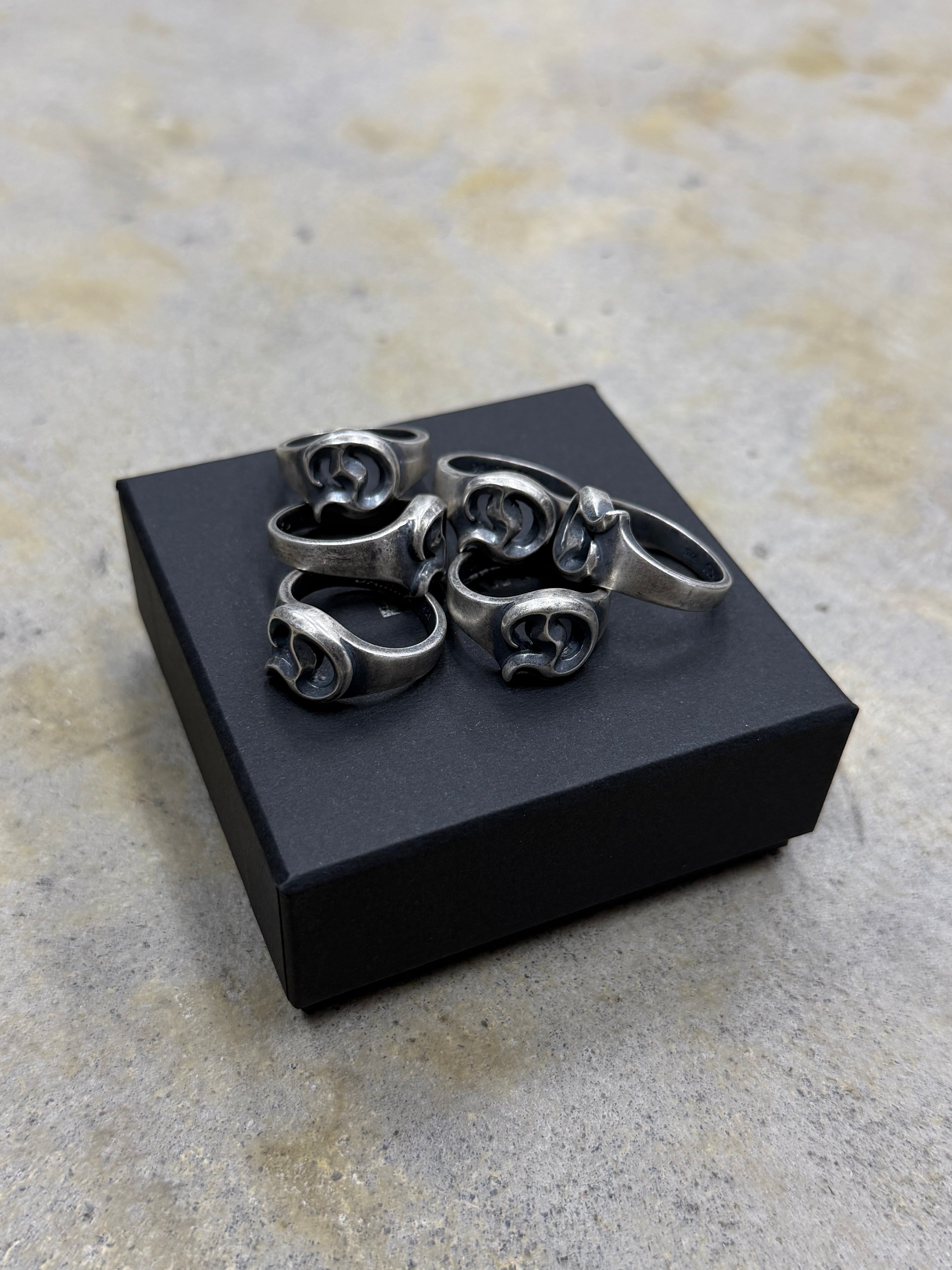 DAIRIKU | D Silver Ring | Antique | HOWDAY