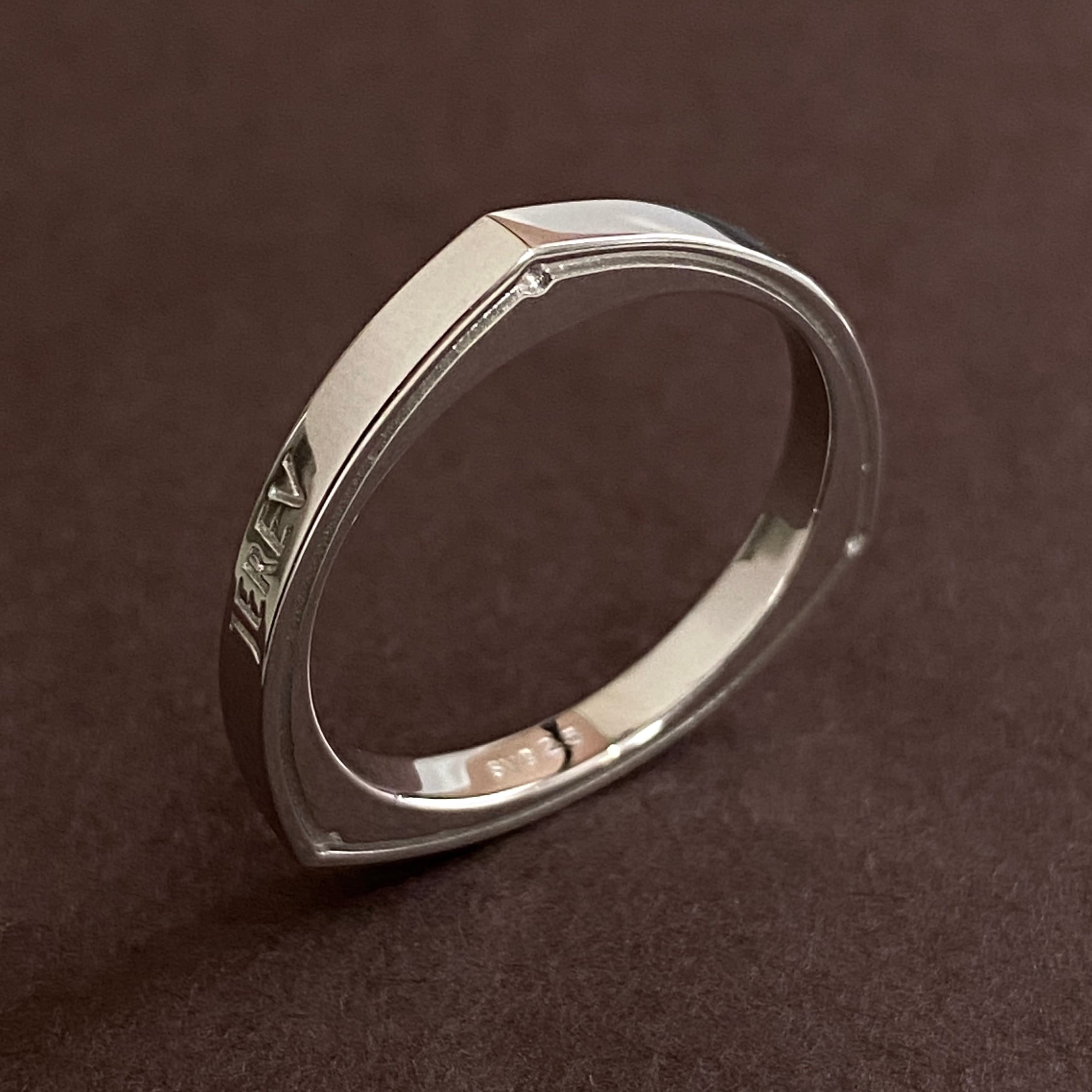 受注生産】プラチナ ロータリーエンジン ロータモチーフリング pt900