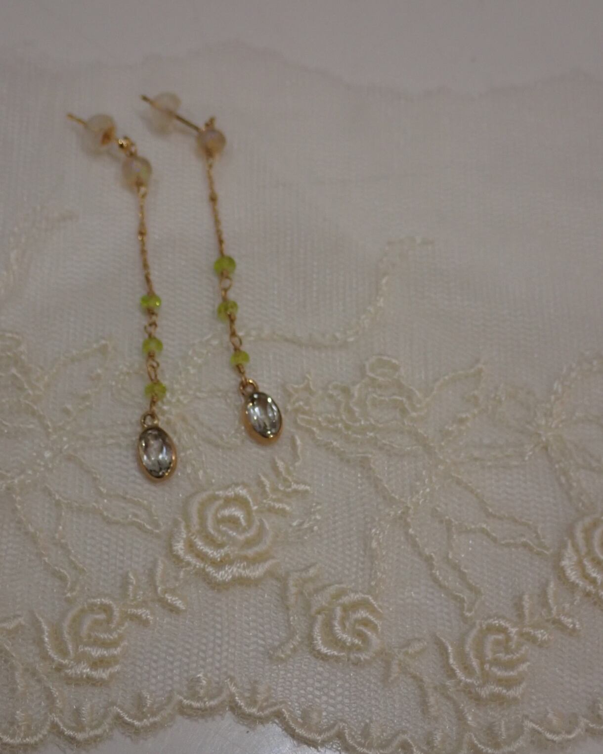 ヘルデライト石18goldロングピアス