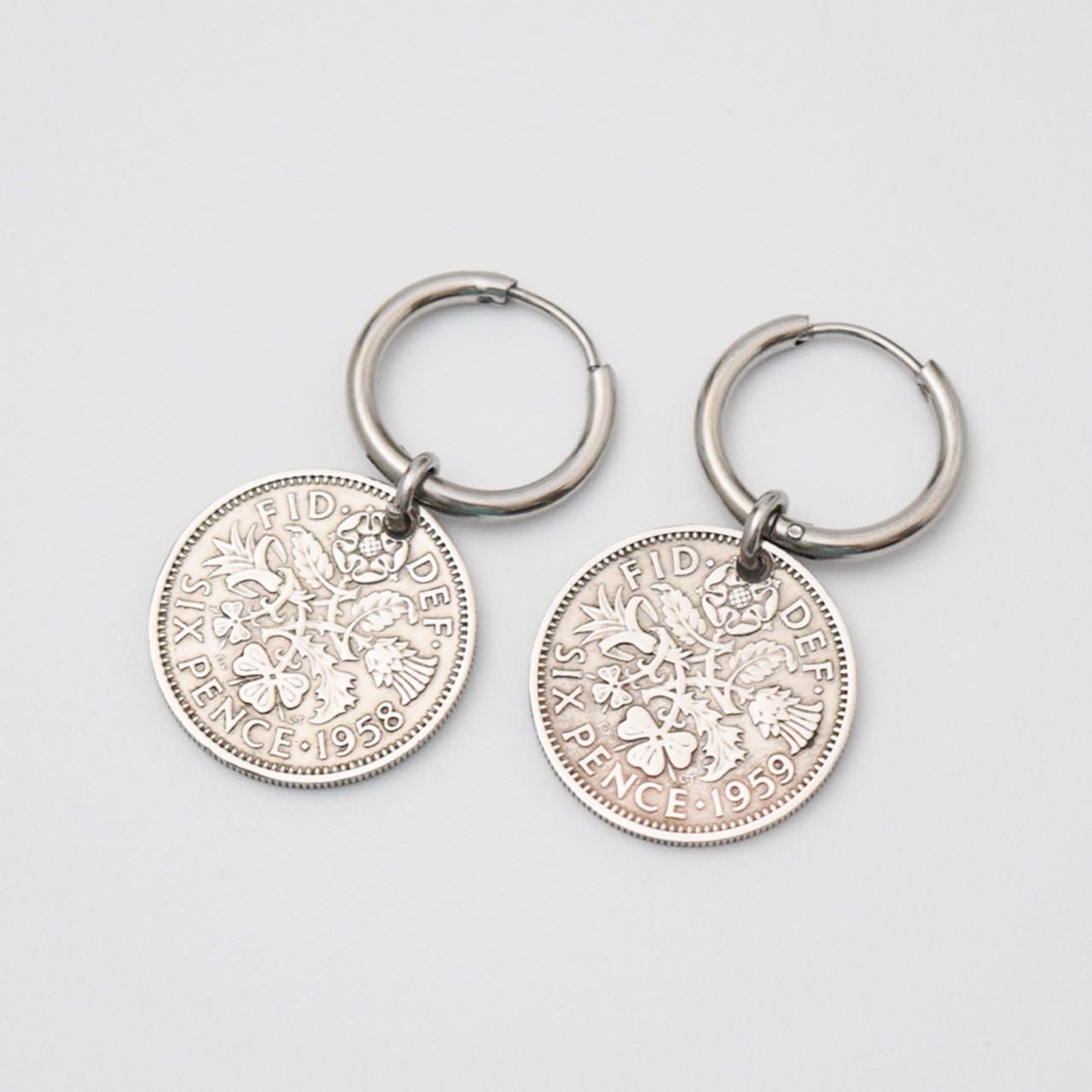 シックスペンスコインフープピアス