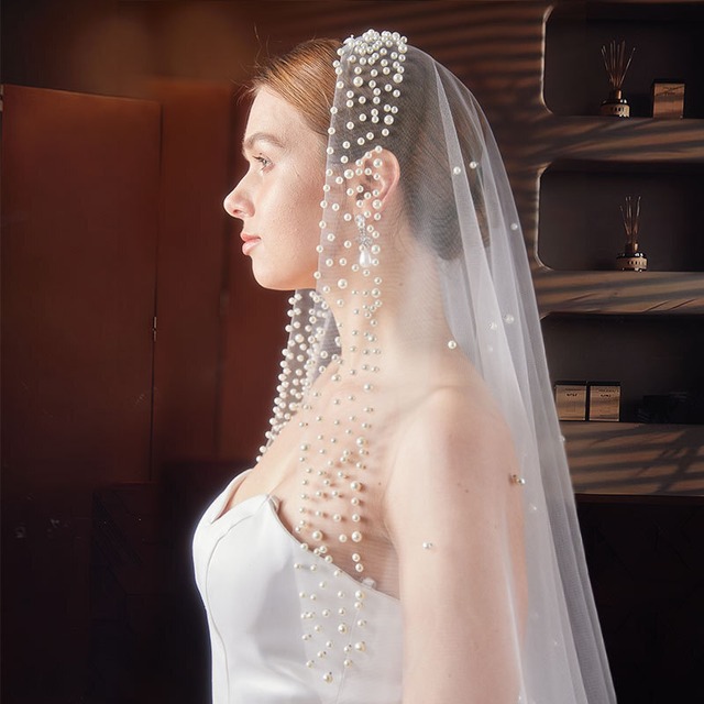 【ウェディングベール】 ウェディングベール ミドル 刺繍 レース ホワイト 小物 ウェディング 結婚式 挙式 フォトウェディング 20代 30代 40代 シンプル 前撮り 後撮り 少人数ウェディング ナチュラル ウェディング レストランウェディング ガーデンウェディング リゾートウェディング カジュアルウェディング  ソロウェディング