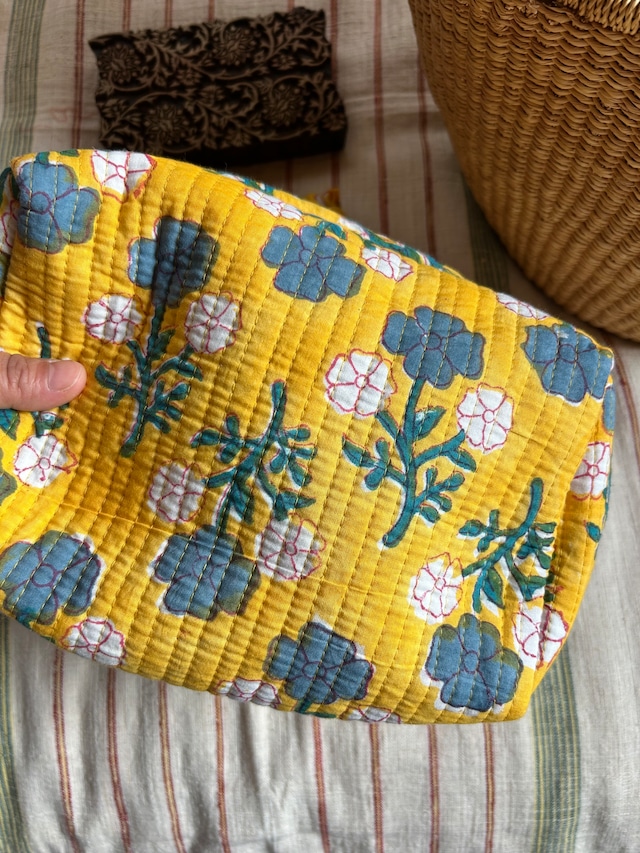 02.Yellow マトリョーシカポーチ　インド直輸入ブロックプリント生地