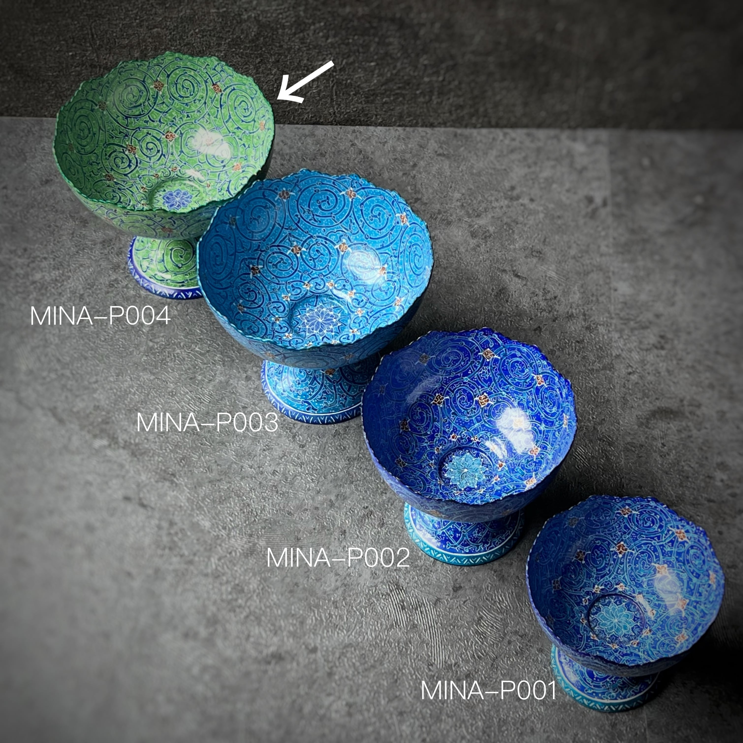ペルシャの飾り皿（ミーナーカーリー）脚付き器 エメラルド L Φ12cm