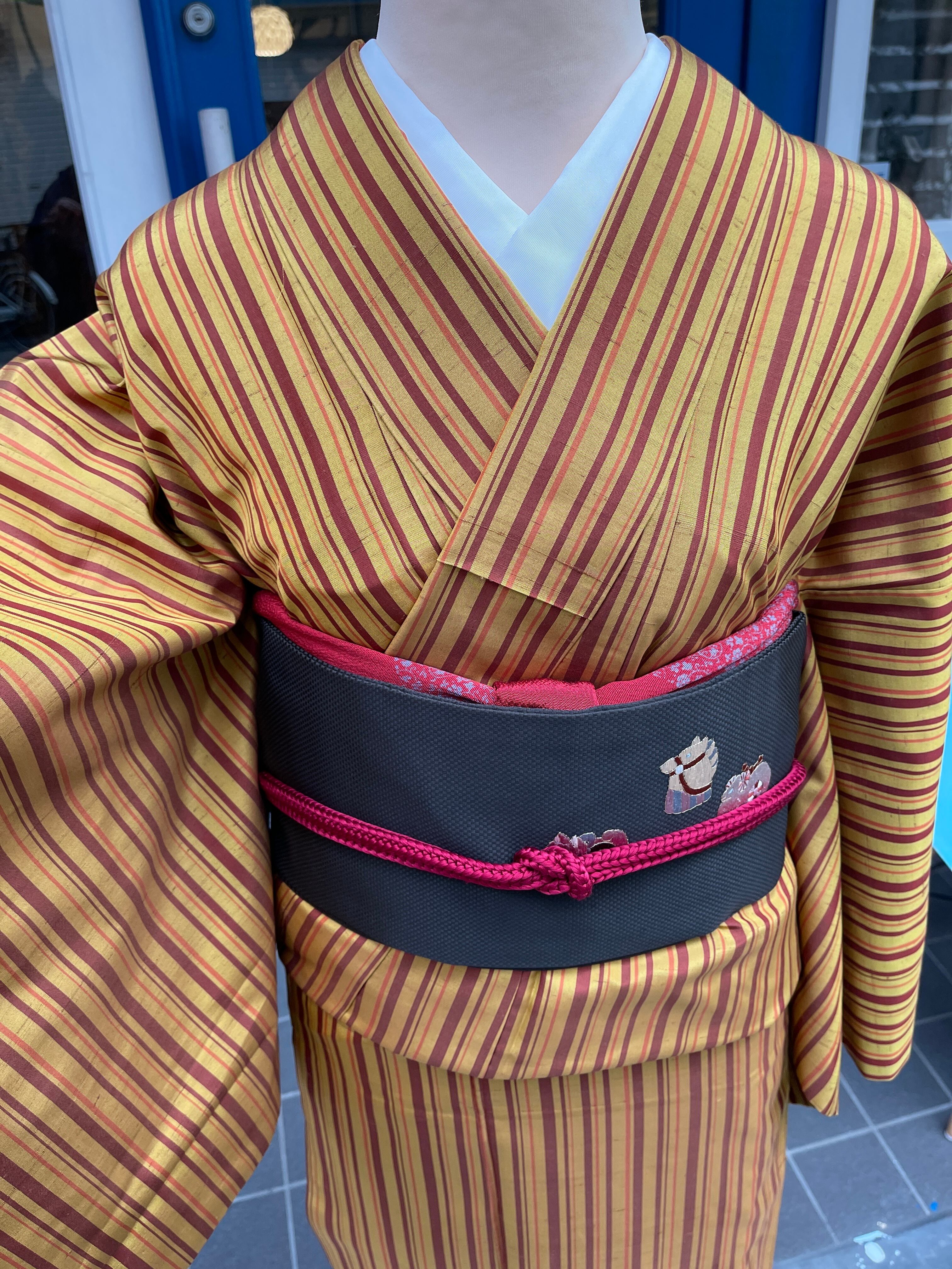 T 格安 リメイク用　まとめ売り　着物　和服　10点　帯　銘仙　大島紬　薔薇 O 格安 リメイク用 素材 まとめ売り 着物 和服 9点 アンティーク