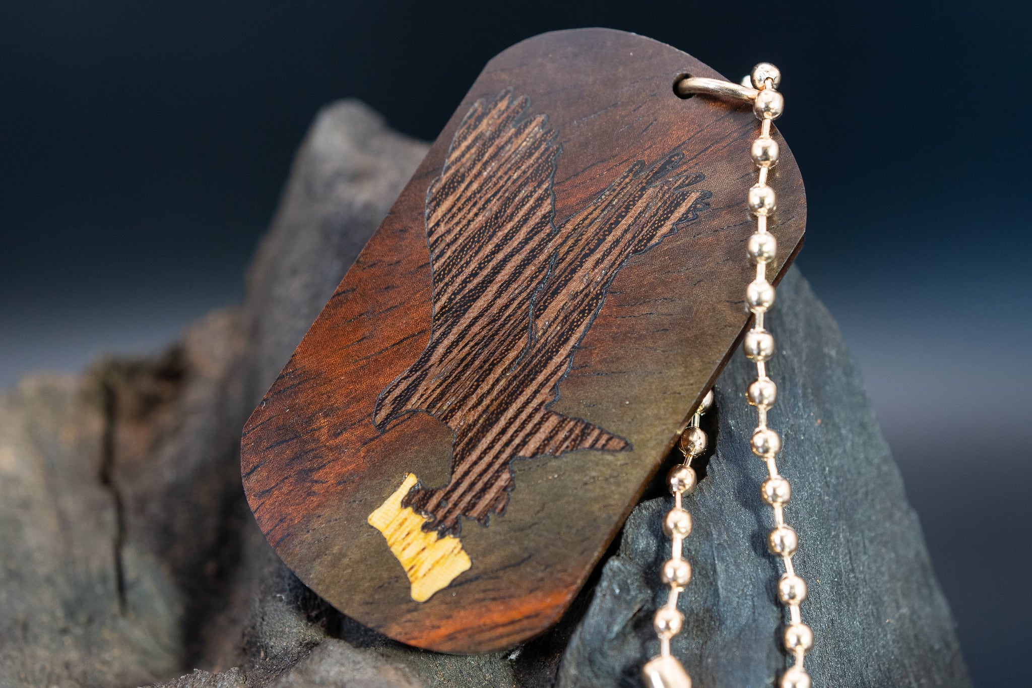 【21世紀最高峰の材】サイアミーズローズウッド ドッグタグ 象嵌 トンビと油揚げ