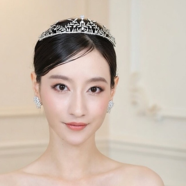 クラシカルリーフ・キュービックジルコニア・ウェディングティアラ czダイヤ   (tt0055)