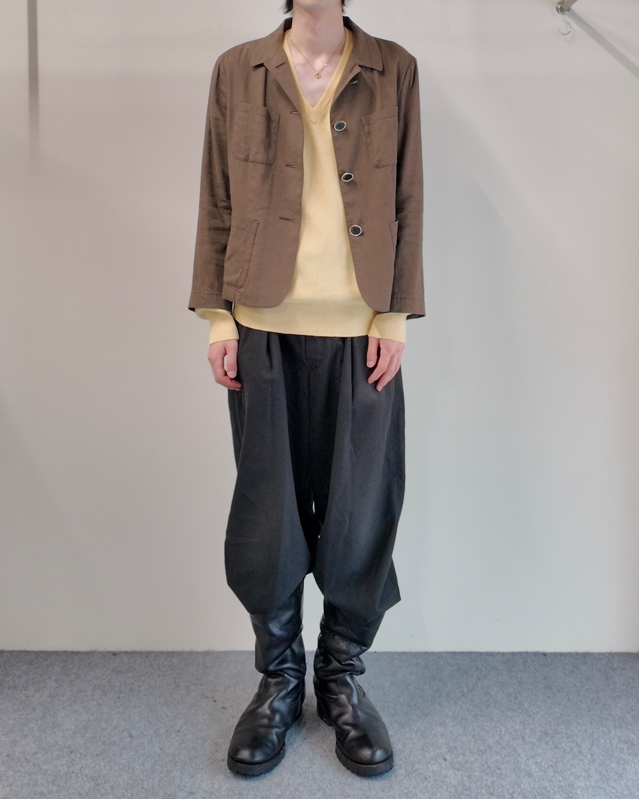 【Salvatore Ferragamo】yellow v-neck knit