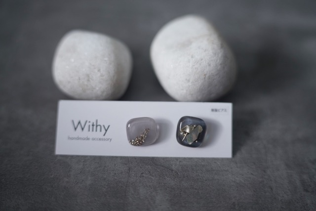 withy 樹脂ピアス/24