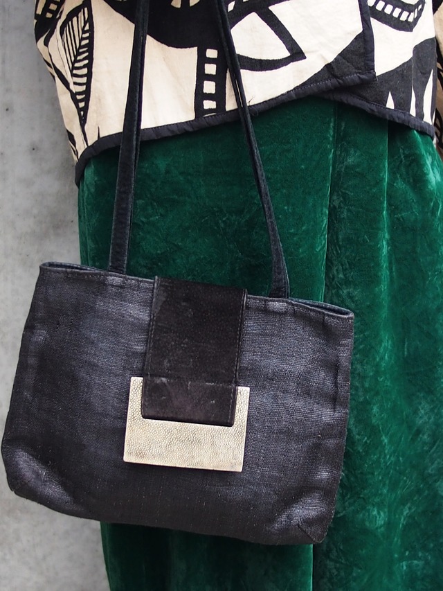 VINTAGE HAND BAG