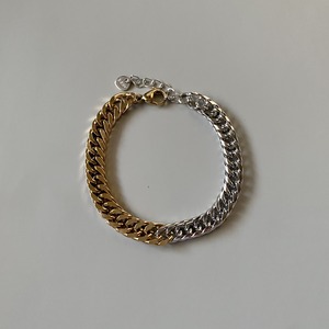 Contrast chain bracelet