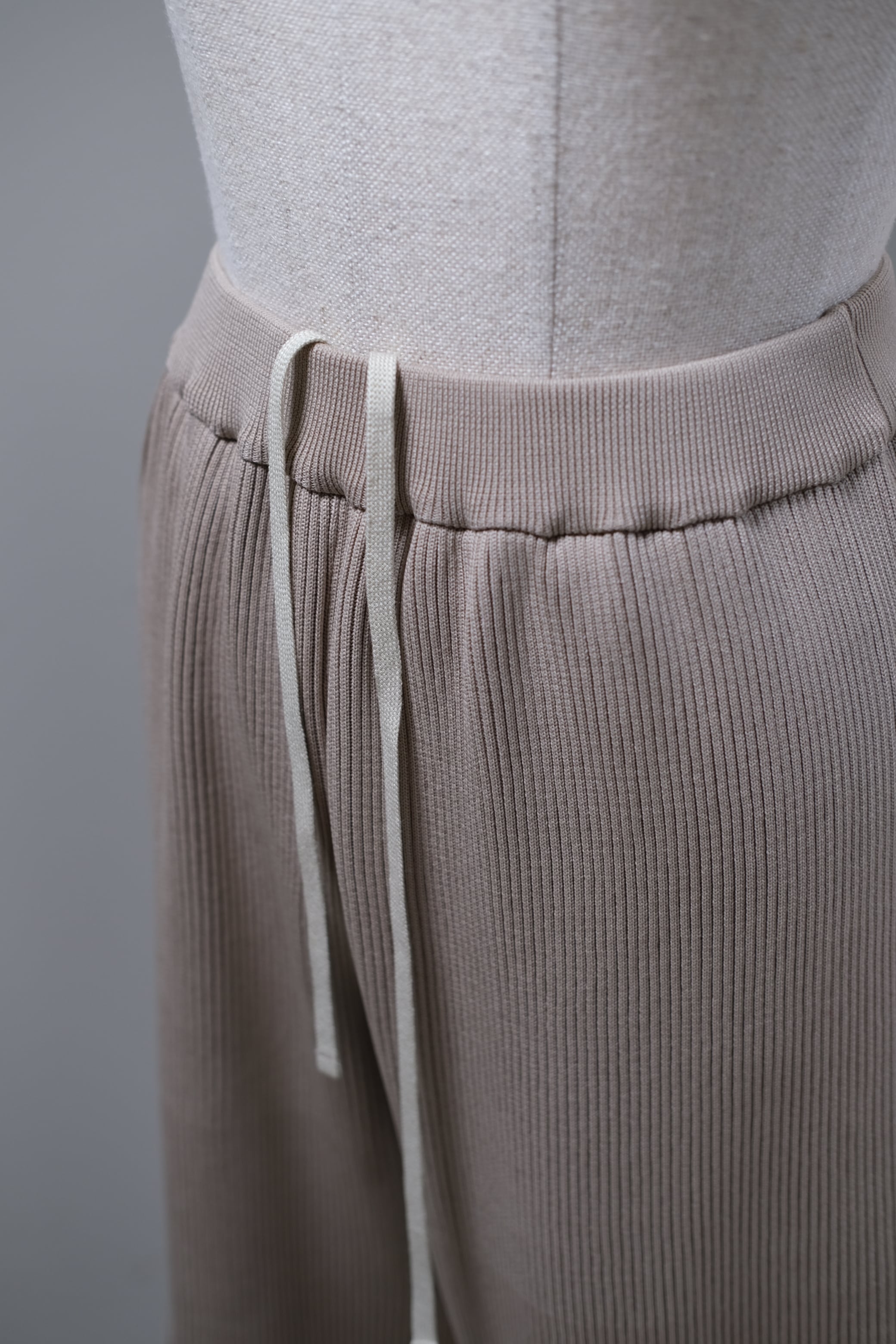 CFCL】PORTRAIT PANTS 1 - beige | loop