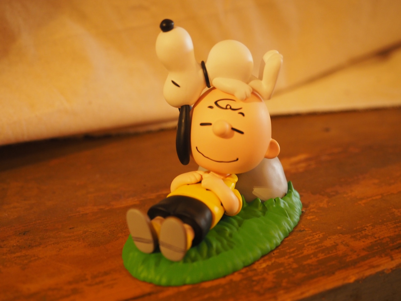 NAPPING CHARLIE BROWN & SNOOPY