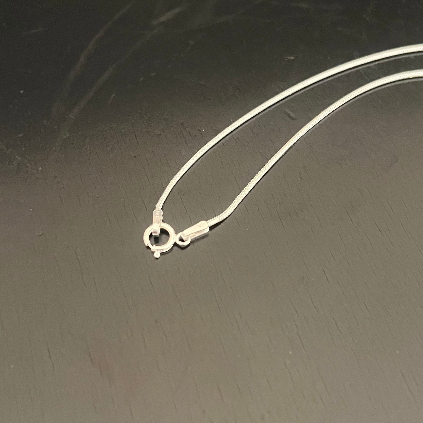 Silver heart necklace from Mexico | BASENOTES