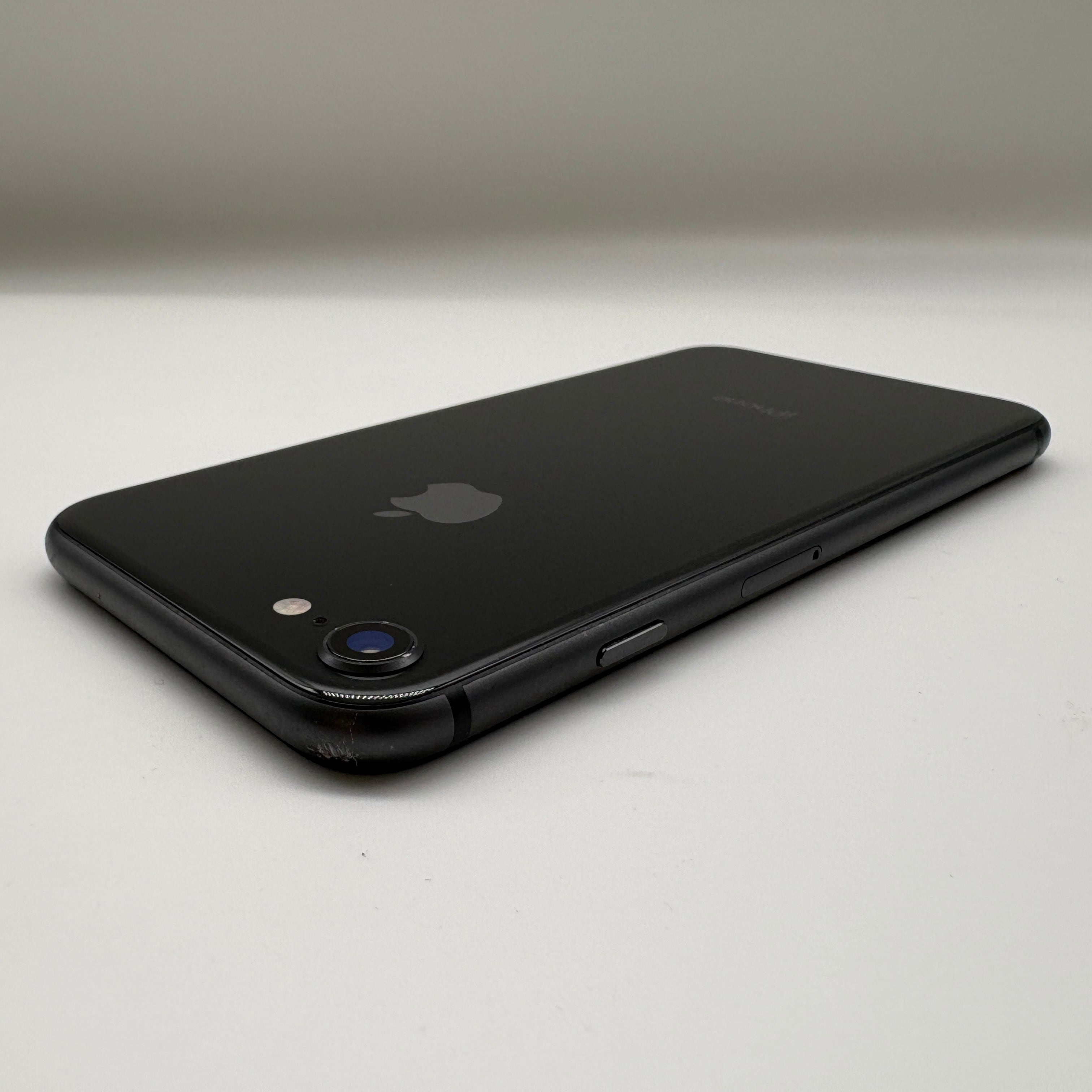iPhone8 64GB ブラック アイフォン本体 SIMフリー SIMロック解除済み