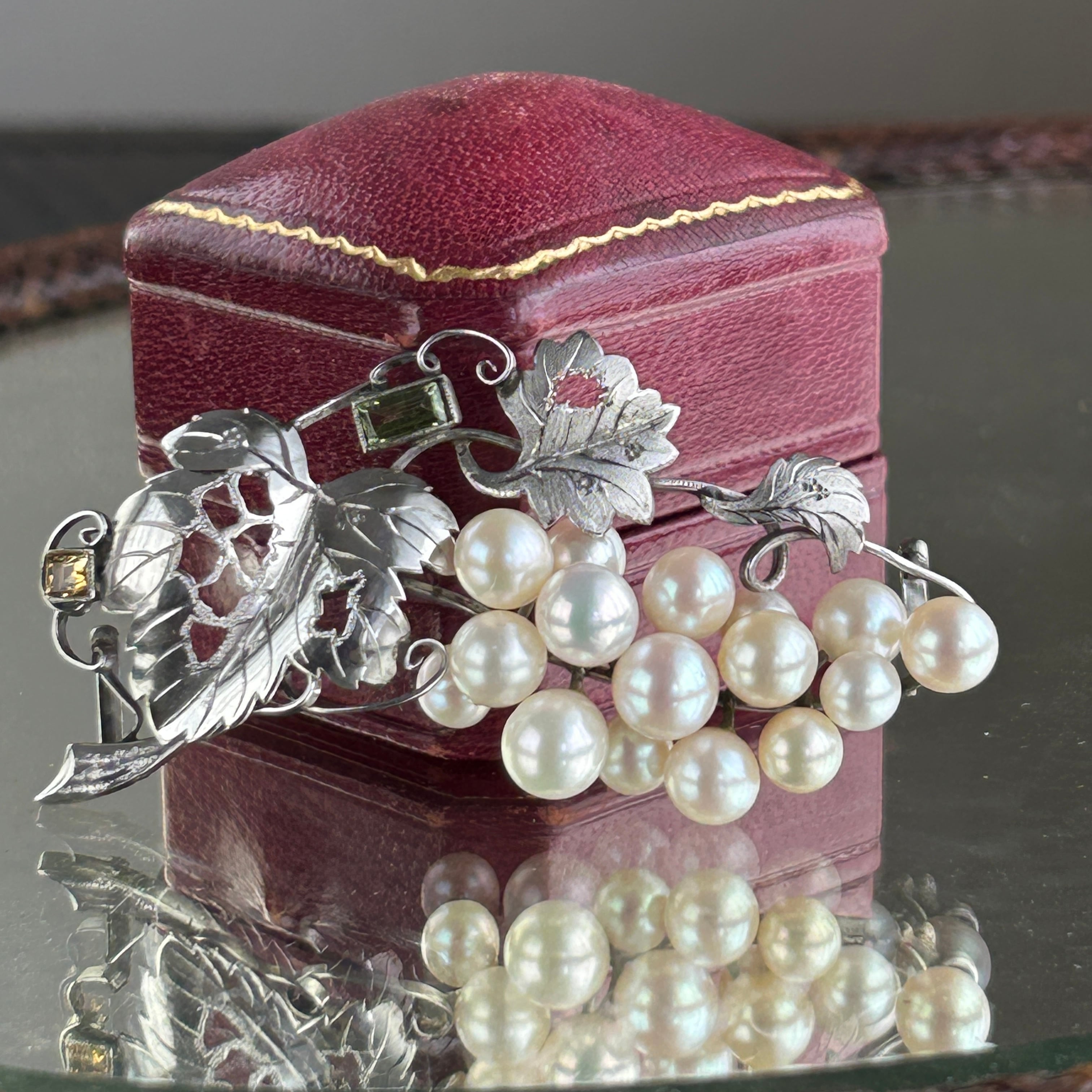 アンティーク　合金製あこや本真珠　葡萄の帯留め