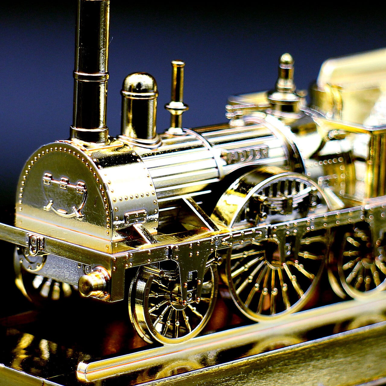 蒸気機関車アドラー号GOLD模型 | しゃんでり屋ウェブショップ powered by BASE