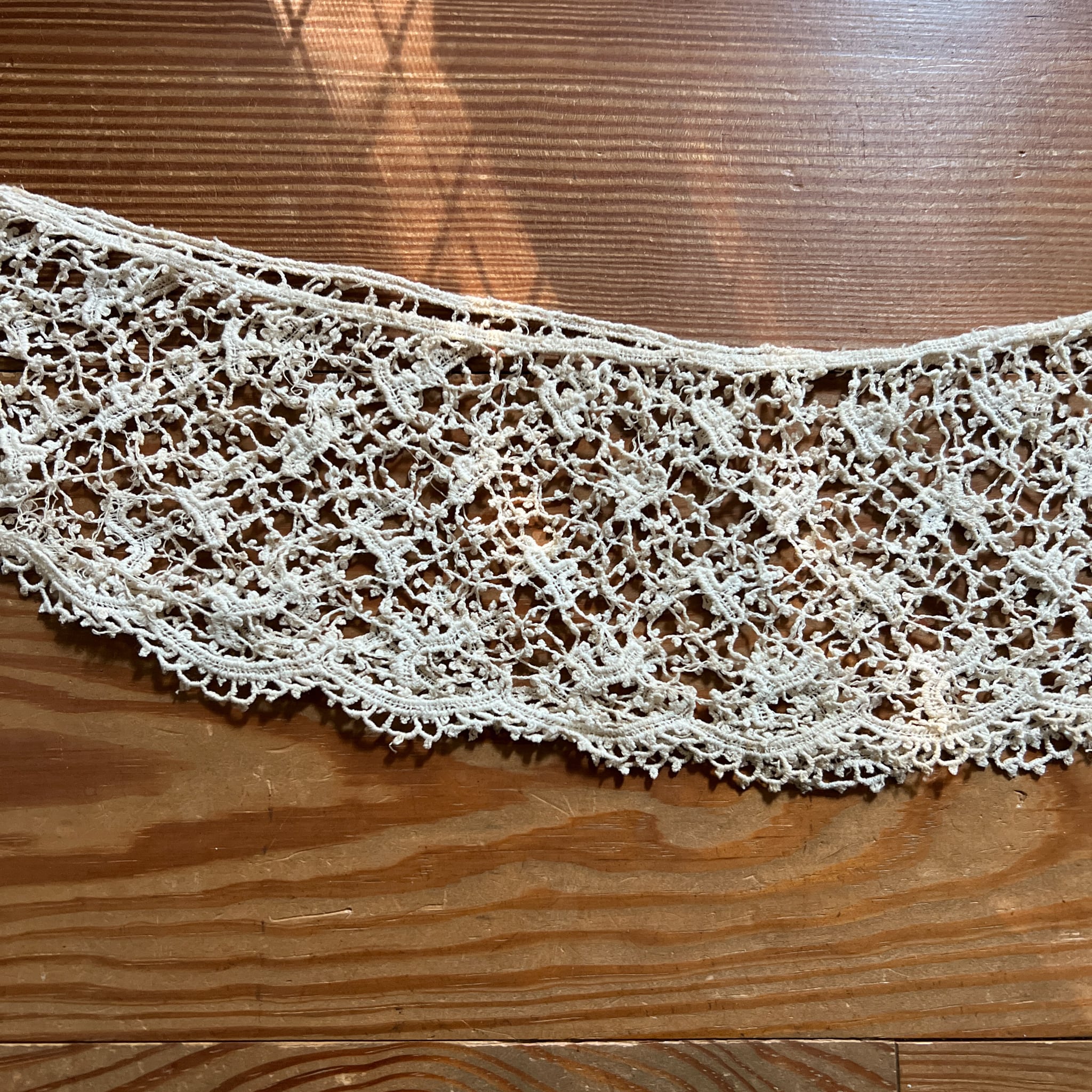 古いレース(A) ハギレ ドイリー フランスアンティーク ヴィンテージ