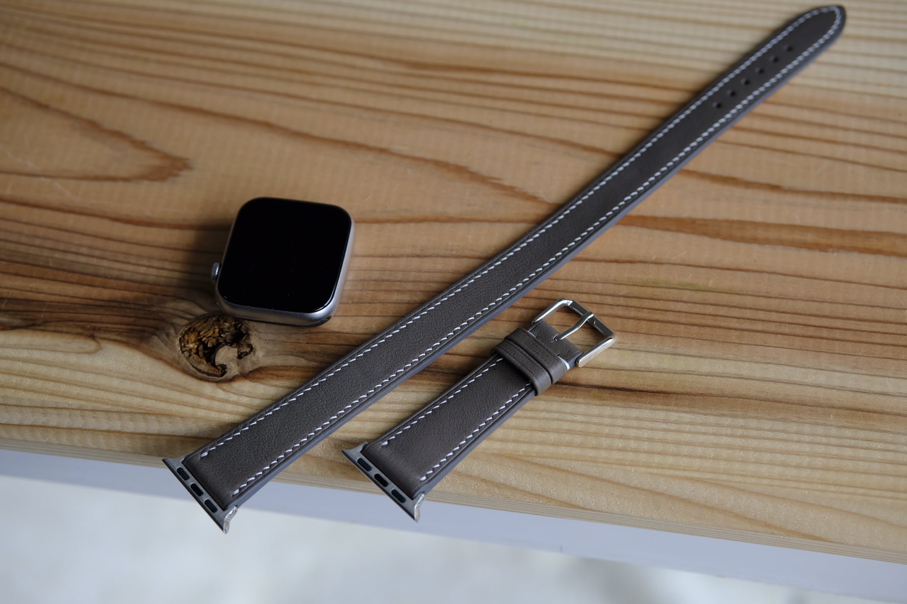 送料無料】高級革使用のApple Watchベルト 2重巻きタイプ 時計ベルト