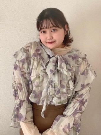 リッチなボリュームフリルが映える ボタニカル柄フリルブラウス 大人可愛い キャンディースリーブ ゆったり 大きいサイズ 韓国 CH8987