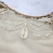 ダンス 衣装 トップス レオタード ベージュ系 新体操 社交ダンス フィギュアスケート ボディスーツ ラインストーン 競技 競技用 ダンス衣装 イベント ステージ 伸縮 ストレッチ 花 上品 華やか シルバー系