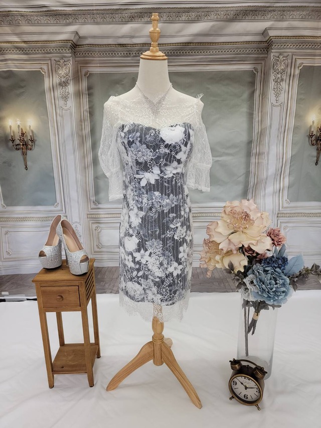 オフショルレースホルター