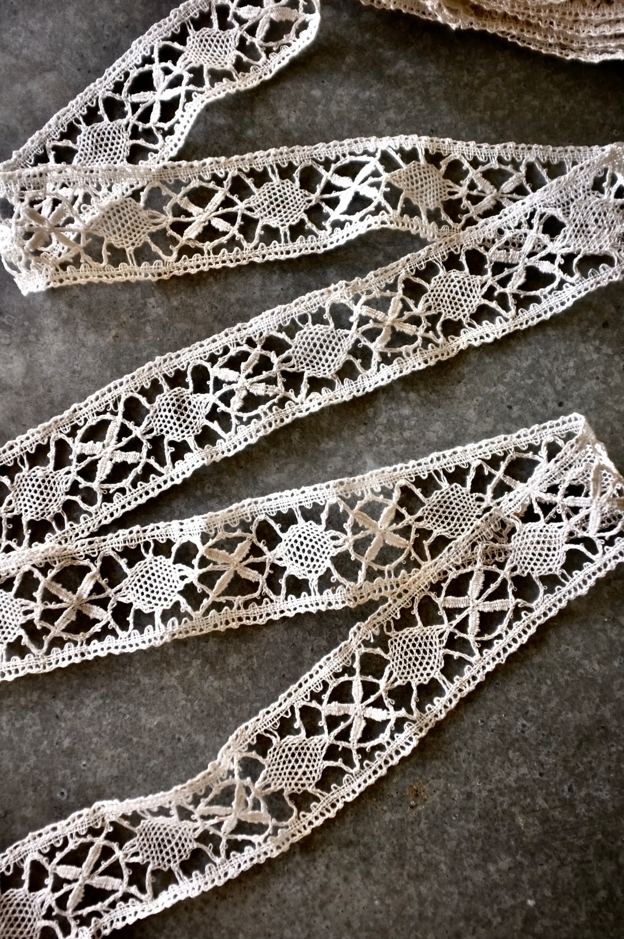 1900s フランス 4.5x100c リネン 八重薔薇と一重薔薇とハンドワークボビンレース br15mn