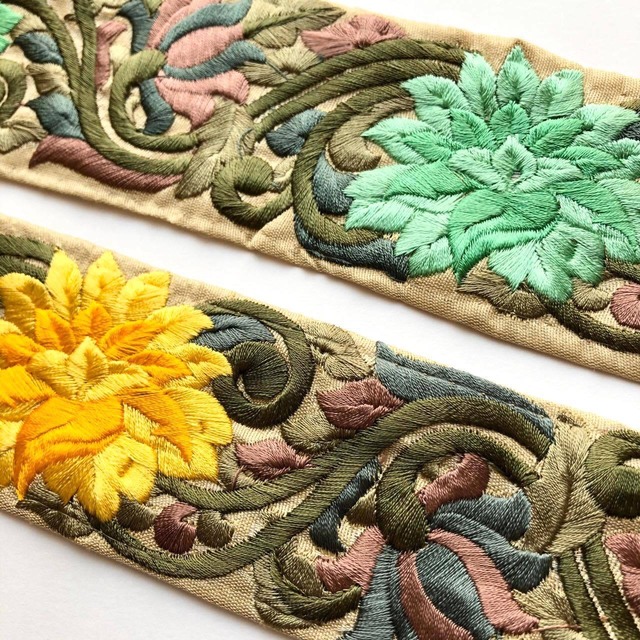 〈再入荷〉大きな菊花のインド刺繍リボン（全4色/1mカット）