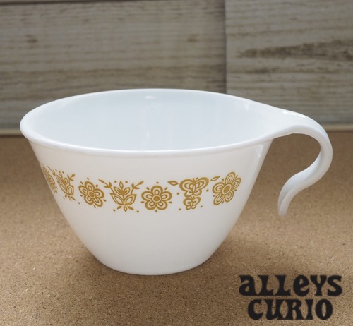 パイレックスのティーカップ コレール バタフライゴールド2