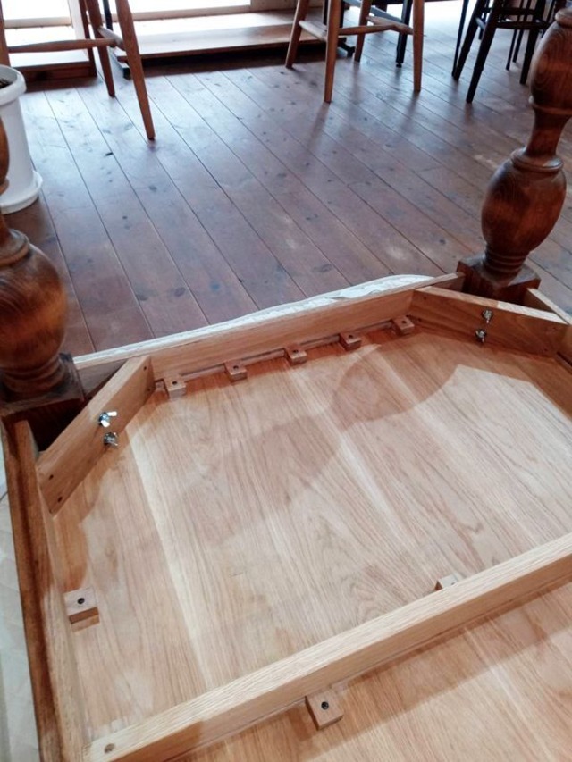 オーク材ターンドレッグダイニングテーブル “極太ろくろ脚”(アンティーク調ろくろ足テーブル) W3000✕D1000 4〜8人掛け 店舗向け大型テーブル