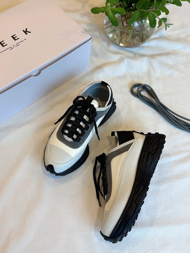 【新色 charcoalgray】SEEK / 厚底スニーカー（ブラックソール）