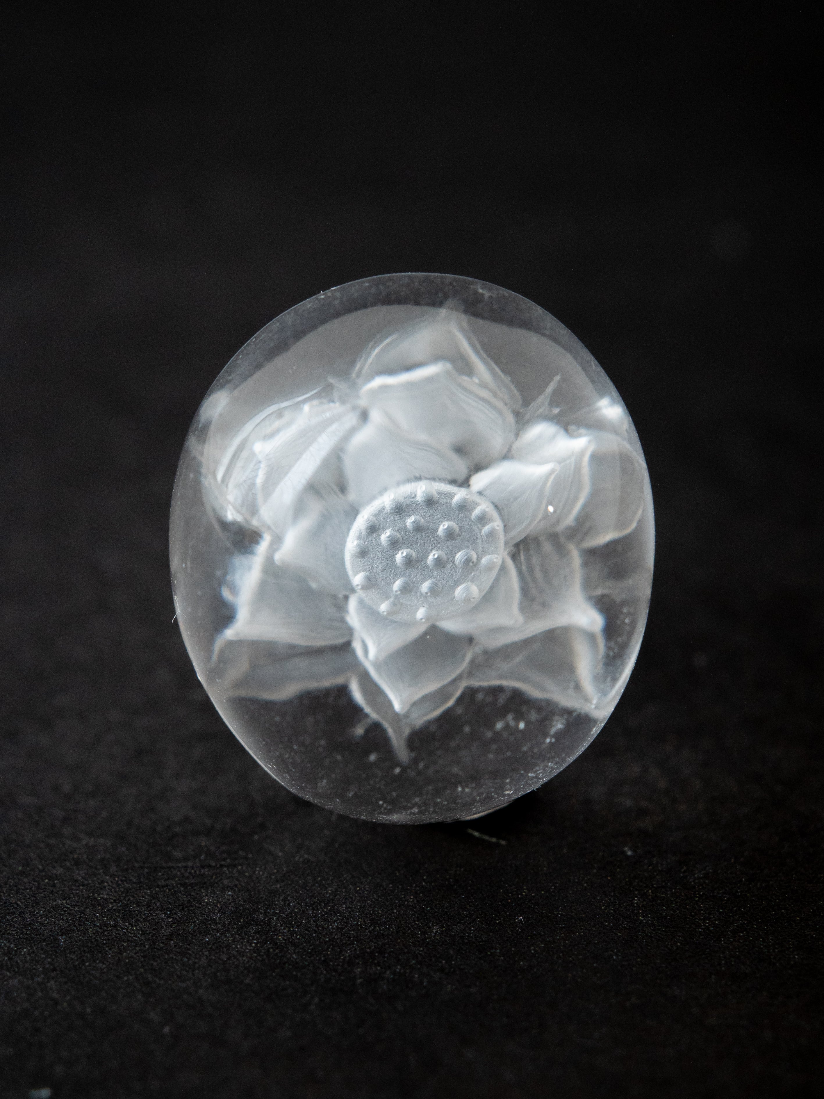 Sale️クリスタルクォーツカービングu0026ピンクサファイアのピアス　14kgf 水晶 カービングの通販