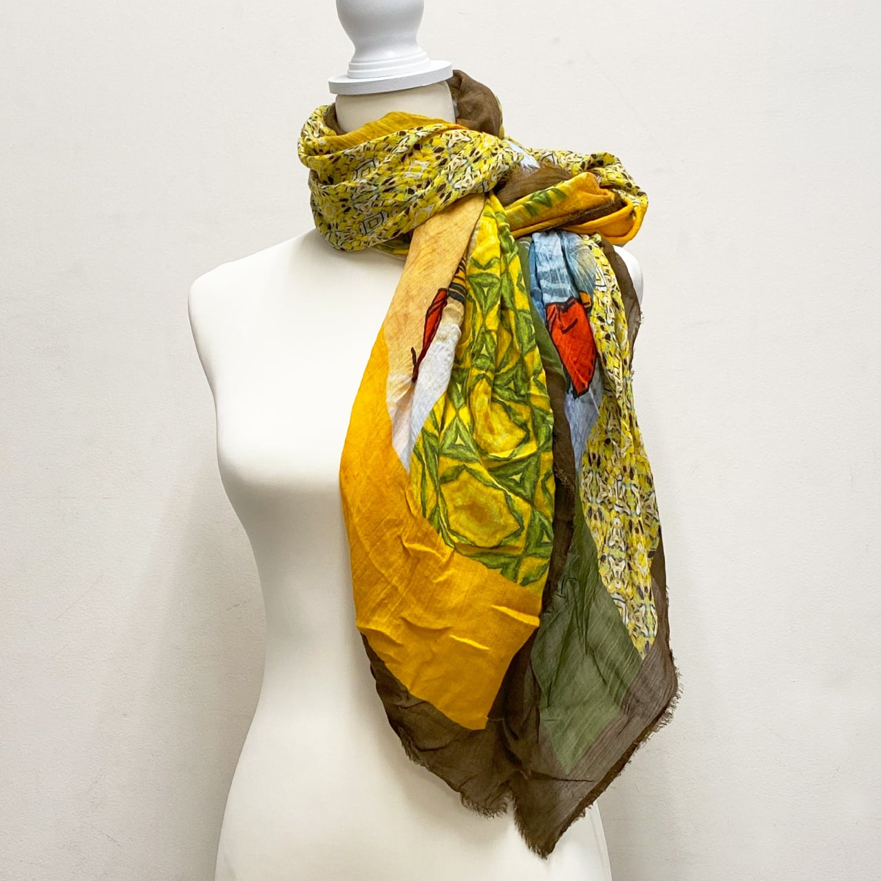 813 Ottotredici　ムーミンコラボ　ストール　イタリア製 ☆新品☆813 Ottotredici ムーミンコラボ ストール イタリア製 ☆新品