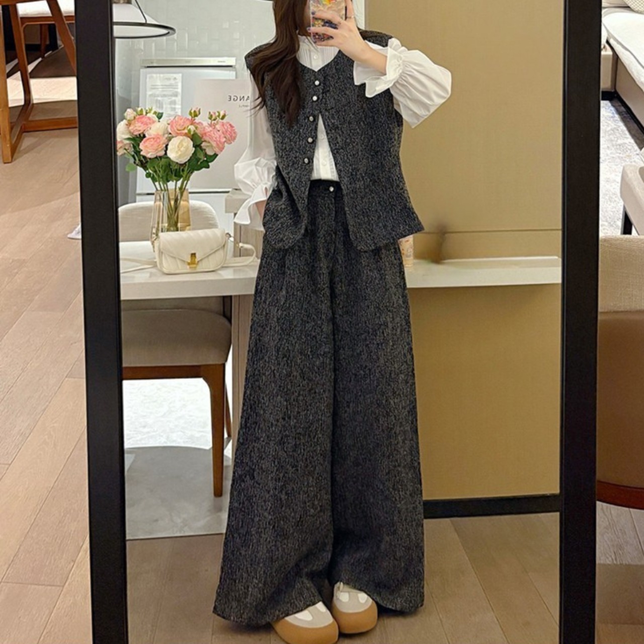 オーバーサイズ ベストとワイドパンツのセットアップ W01328