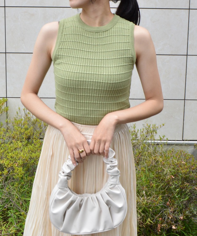 サーマル調ノースリーブニット &soiree