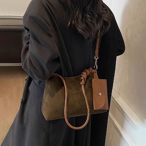 スエード調 ショルダー バッグ ポーチ付き レディース 韓国 小さい コンパクト 通勤 軽量 PUレザー 大人 きれいめ シンプル カジュアル OL ビジネス スクエアバッグ 上品 レトロ おしゃれ 大人可愛い 大人女子