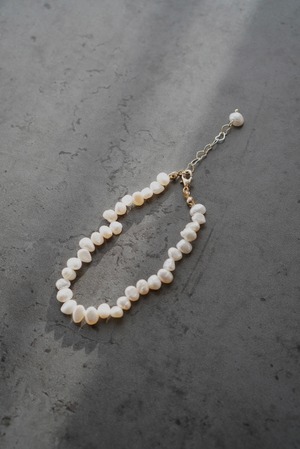 85.Baroque Pearl Bracelet