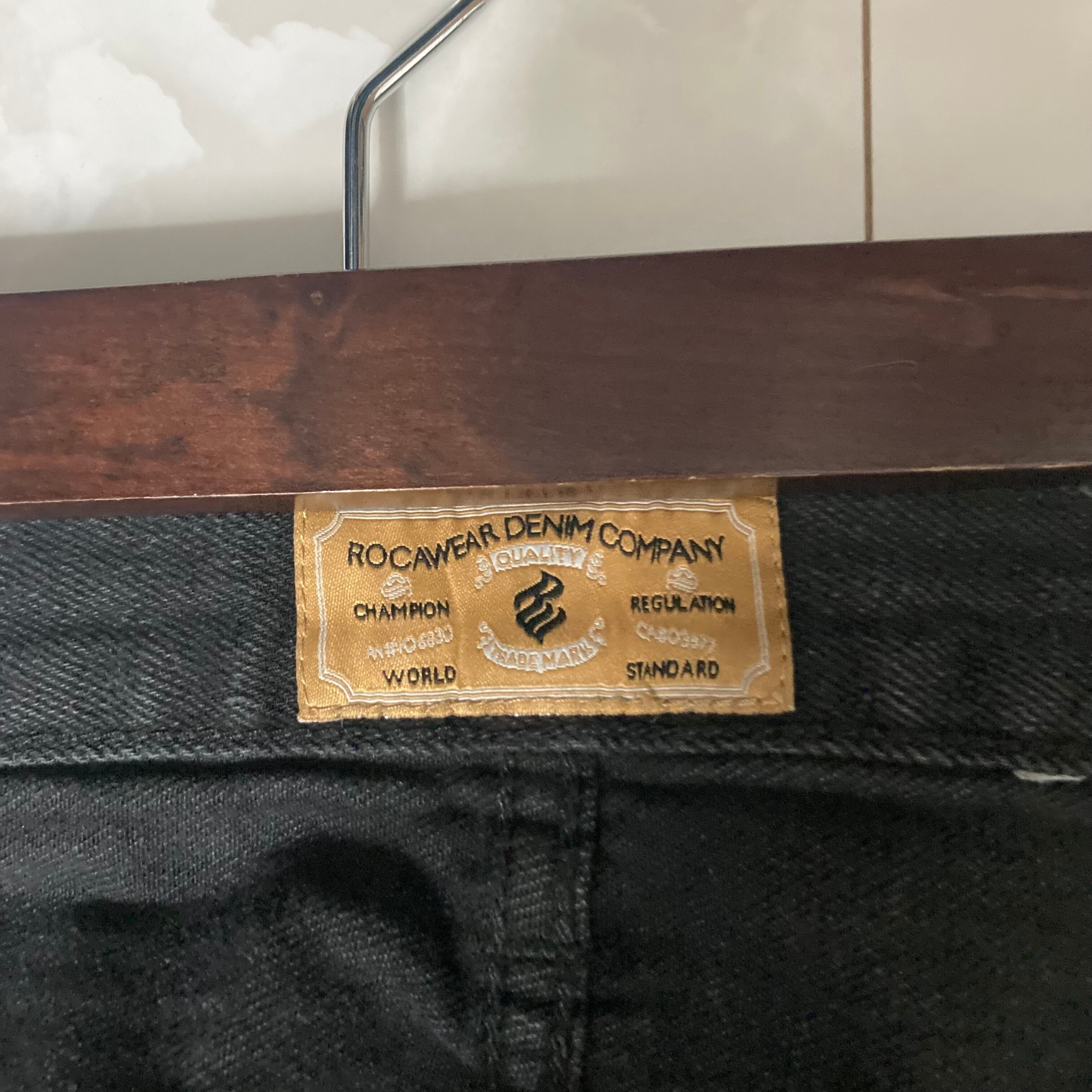 W40×L32】ROCA WEAR Hip Hop デニムパンツ 革パッチ | 古着屋OLDGREEN