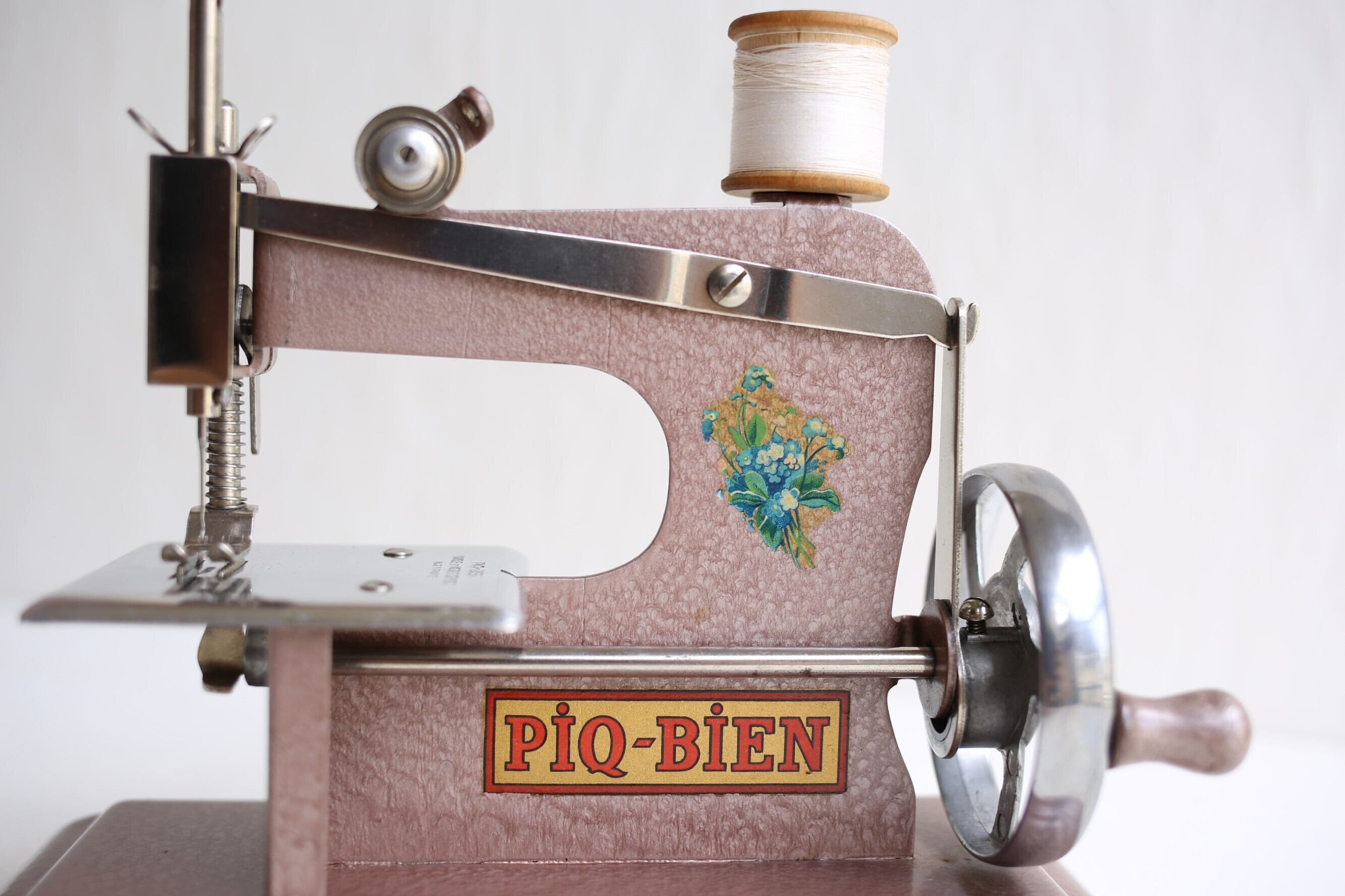 フランス アンティーク ヴィンテージ トイミシン PIQ-BIEN ピンク