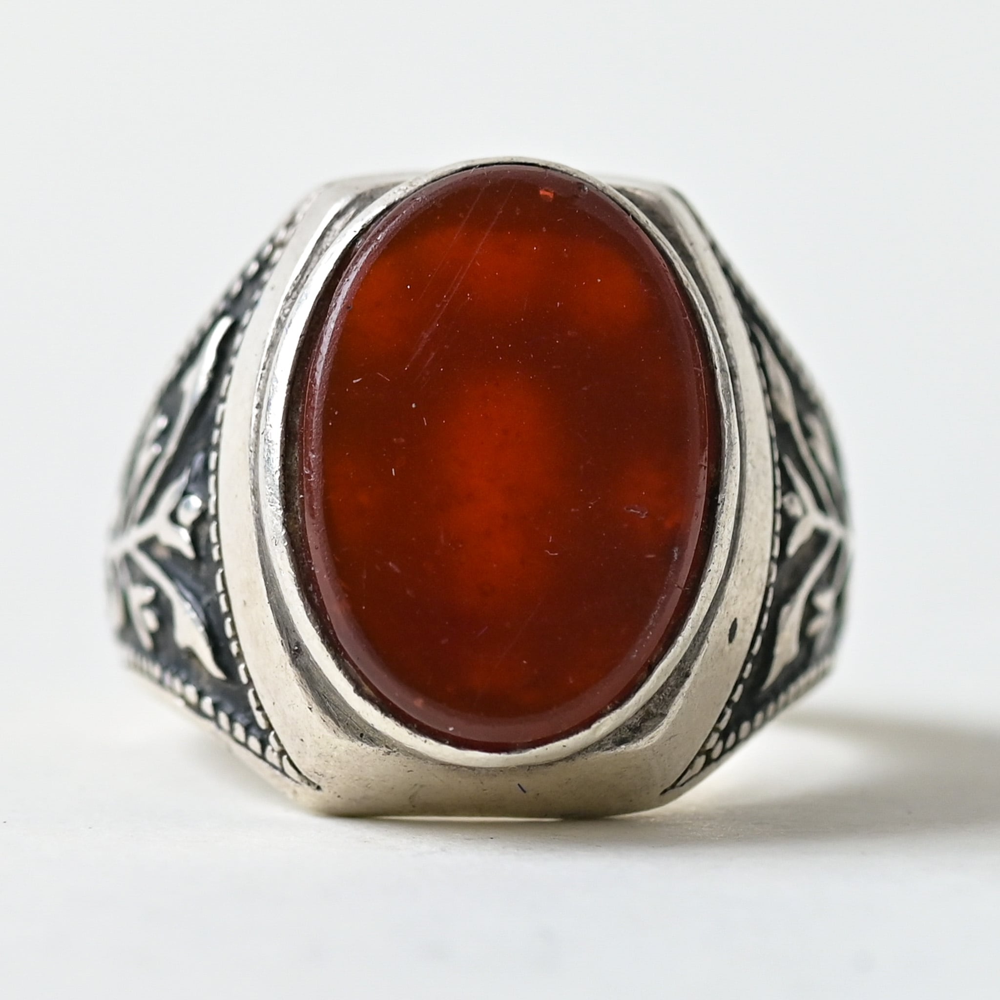 重厚ヴィンテージリング｜シルバー925×赤い石（20号） | チェコガラス