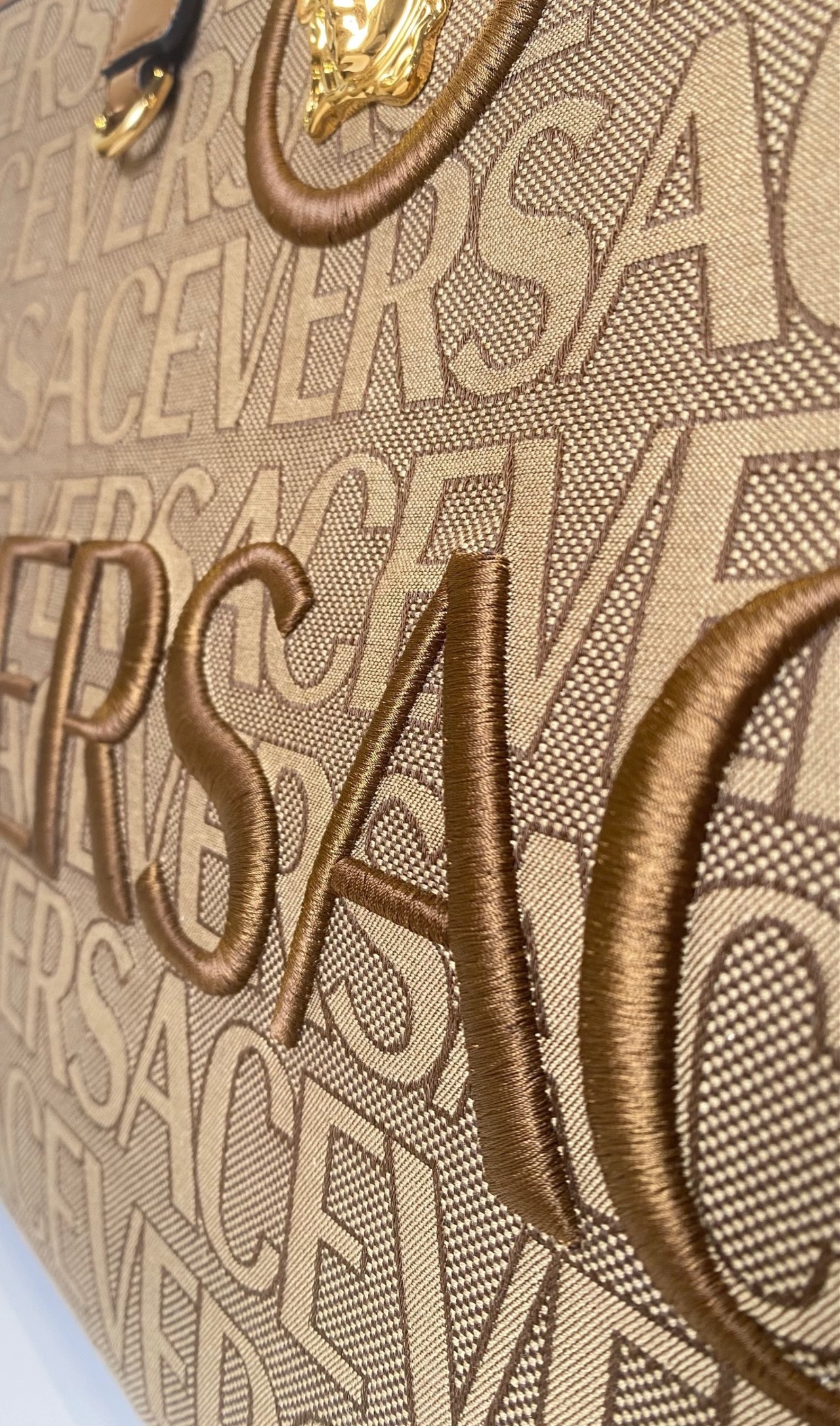 ヴェルサーチェ ラージトートバック 1004741-1A08199/2N24V