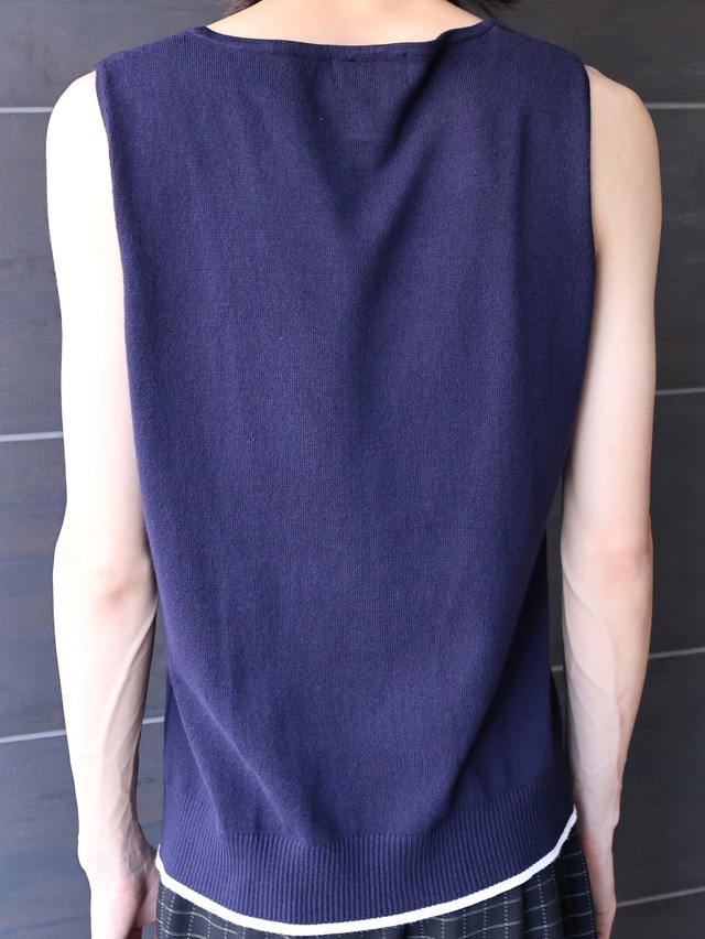 hem detail tank top