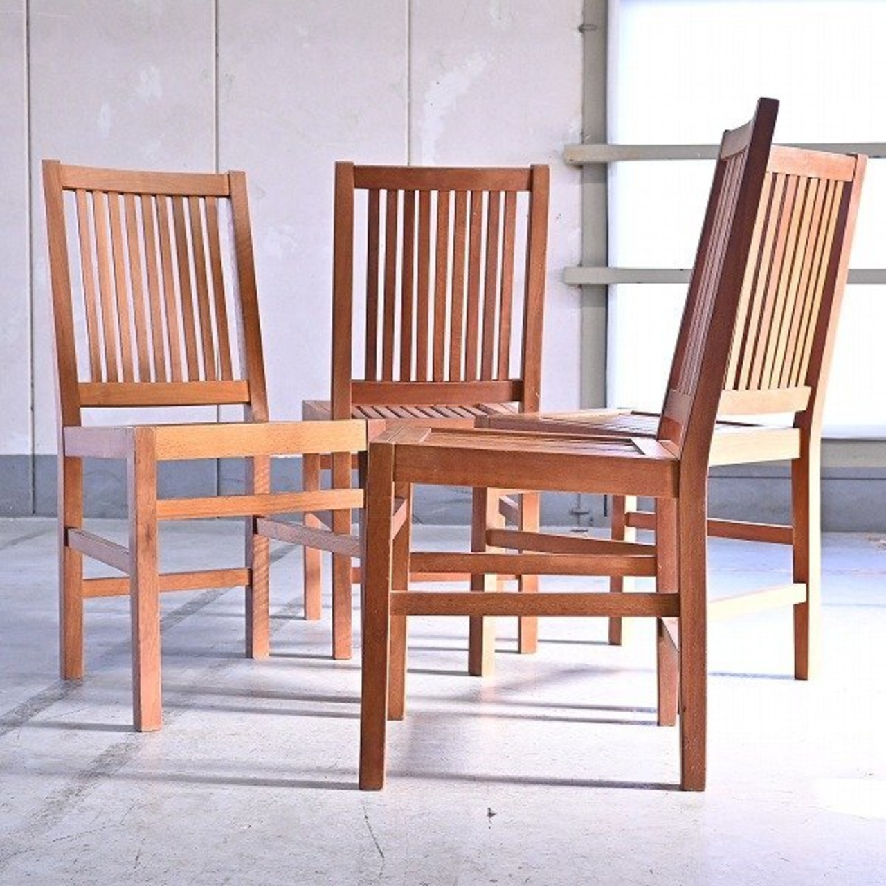 ガーデンチェア アームレス 4脚セット 天然木 北欧テイスト デッキ リゾート 庭 屋外 バルコニー 椅子 テラス アウトドア【中古家具/中古インテリア/USED家具ユーズド家具/リサイクル】