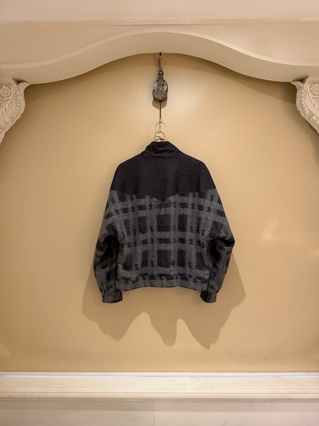 Conchoboe Seagull Color-Block Jacket